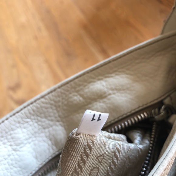 Prada bag - Picture 6 of 10